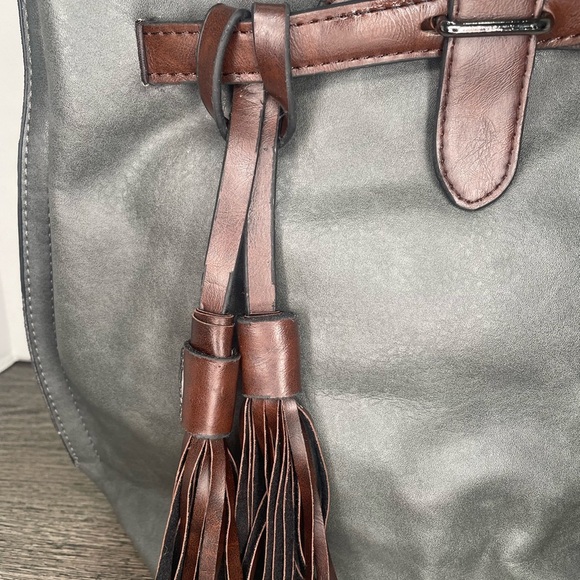 Elegant Gray and Brown Women's Bag. Zip close. Shoulder purse. Pre-owned - Picture 2 of 10